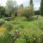 Belles D'hote, Spacieuses Et Paisibles, En Pays De Forcalquier
