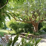 Belles D'hote, Spacieuses Et Paisibles, En Pays De Forcalquier 住宿加早餐酒店 圣艾蒂安-莱索尔格