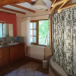 Belles D'hote, Spacieuses Et Paisibles, En Pays De Forcalquier Bed & Breakfast