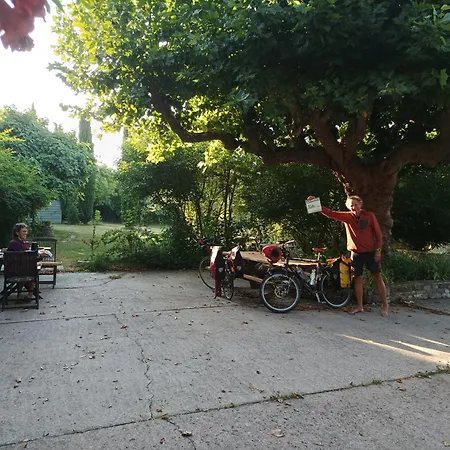 לינה וארוחת בוקר Belles D'hote, Spacieuses Et Paisibles, En Pays De Forcalquier 3*
