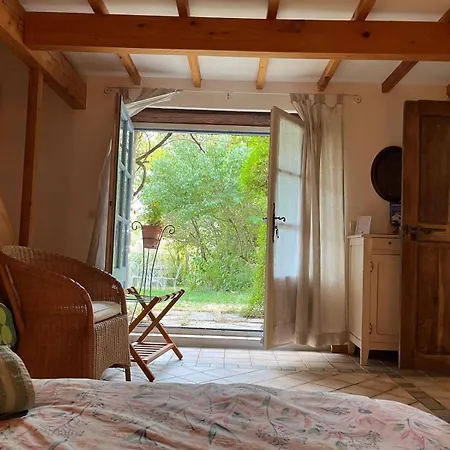 לינה וארוחת בוקר Belles D'hote, Spacieuses Et Paisibles, En Pays De Forcalquier