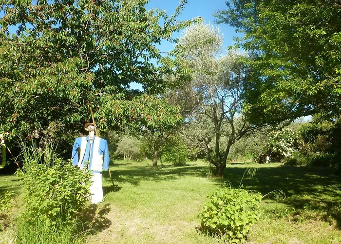 Belles D'hote, Spacieuses Et Paisibles, En Pays De Forcalquier Bed & Breakfast